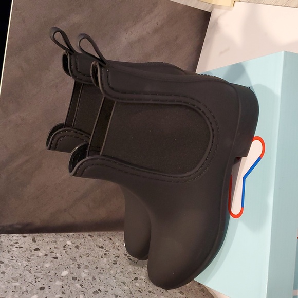 Jeffery Campbell PLAY Forecast Chelsea Boots. - Picture 5 of 11